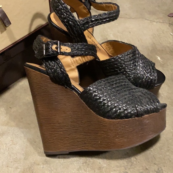 Chinese Laundry Wedges - Picture 3 of 4